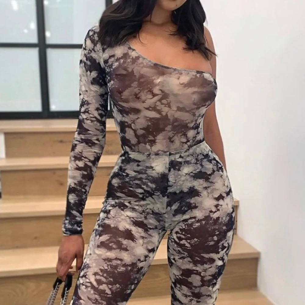 Two piece set - Picture 1 of 4